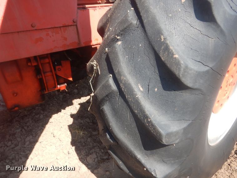 image for item HB9381 Case 1470  4WD tractor