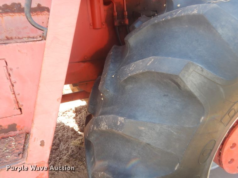 image for item HB9381 Case 1470  4WD tractor