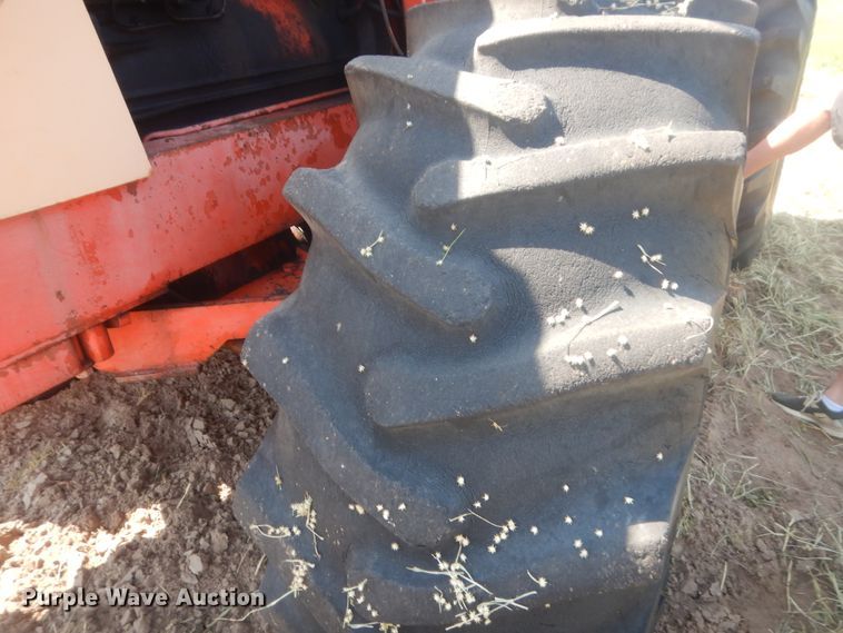 image for item HB9381 Case 1470  4WD tractor