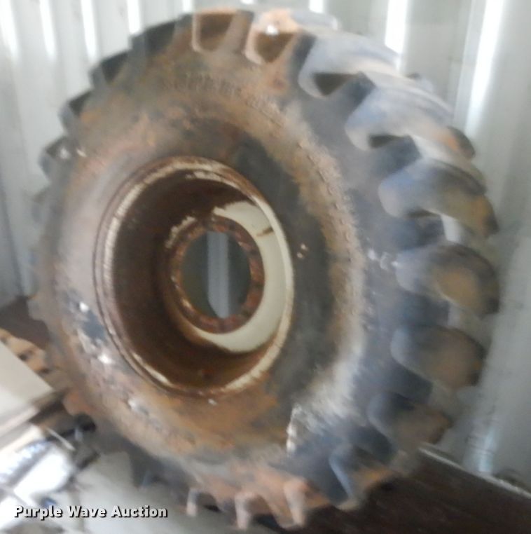 image for item HB9381 Case 1470  4WD tractor