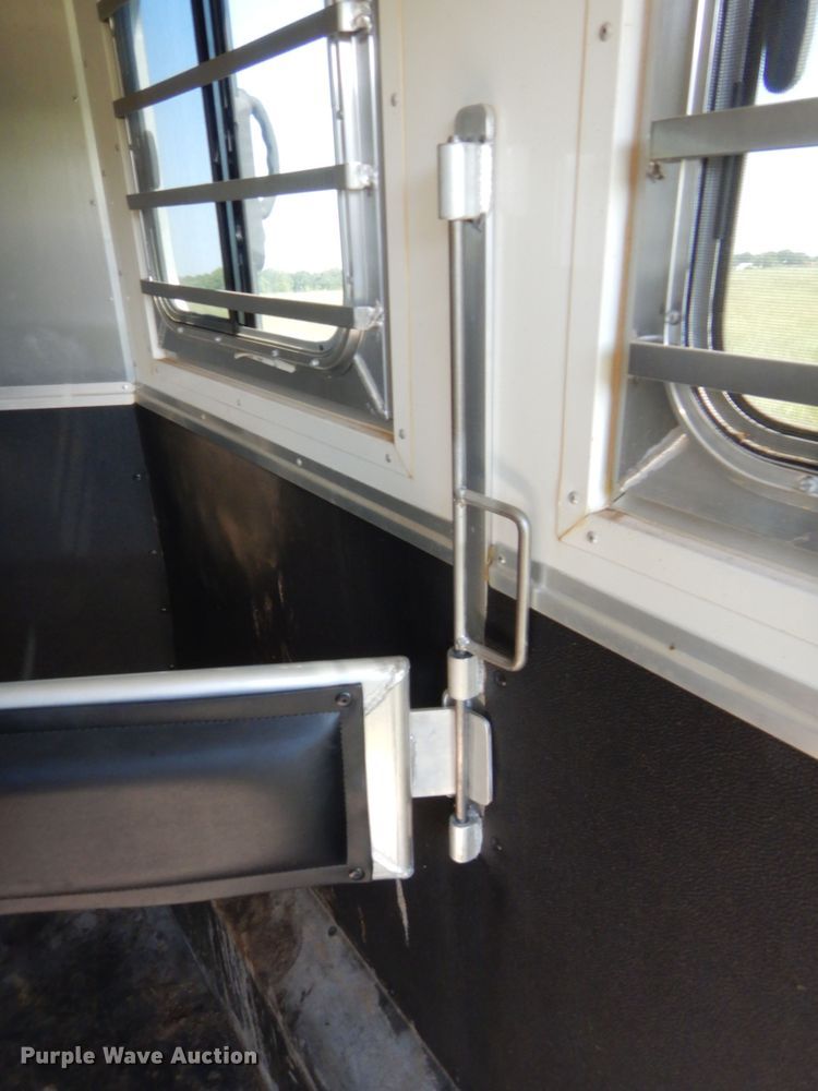 image for item HB9422 2015 Cherokee Super Chief 2990 horse trailer