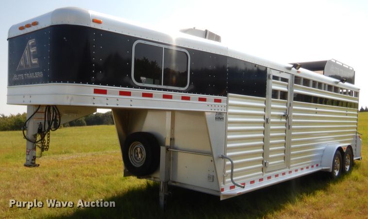 image for item HB9423 2015 Elite horse trailer