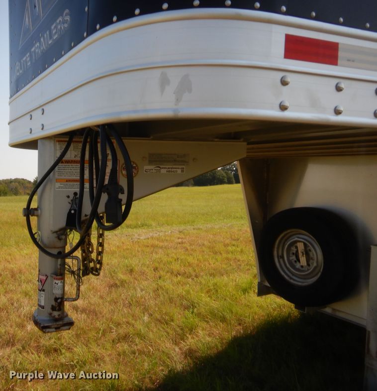 image for item HB9423 2015 Elite horse trailer