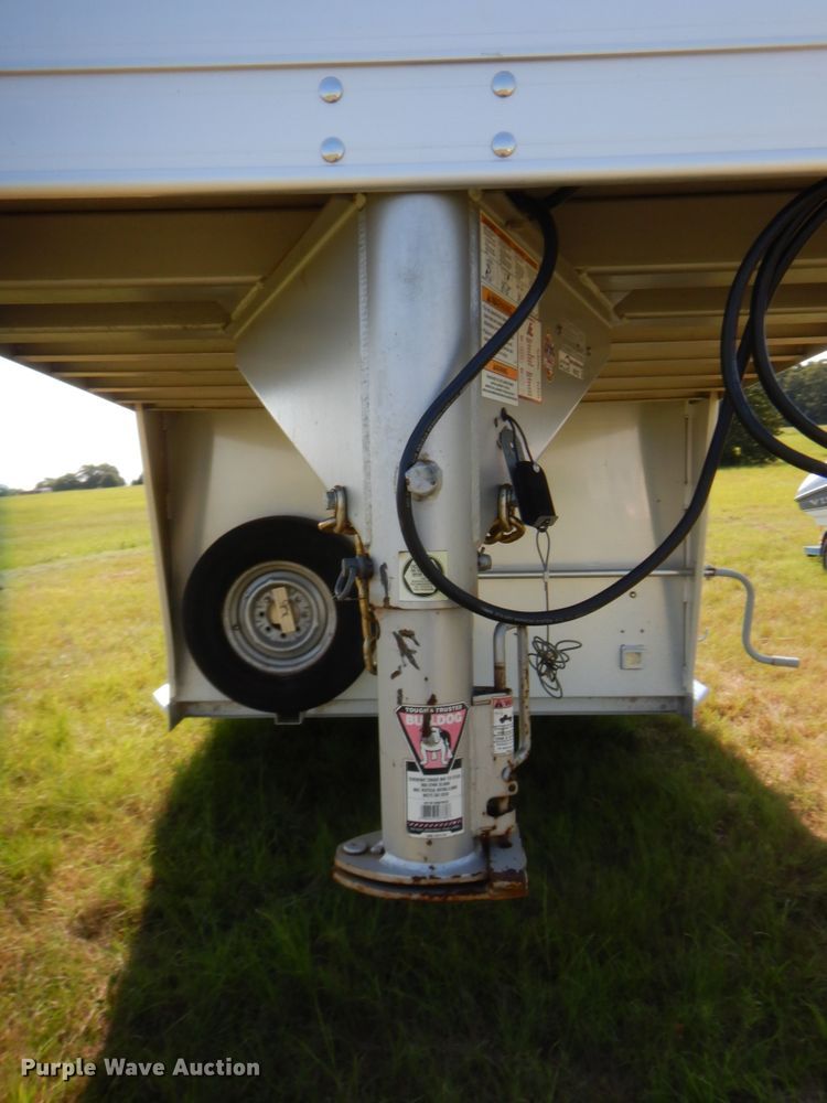 image for item HB9423 2015 Elite horse trailer