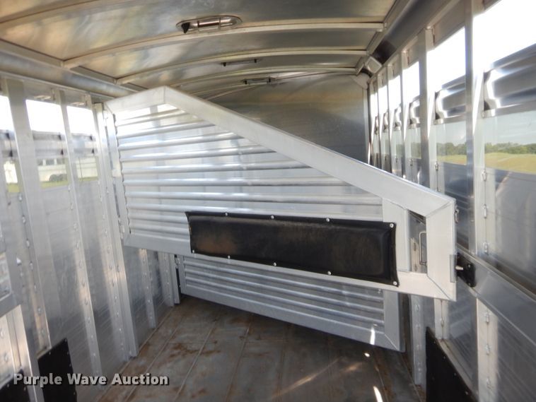 image for item HB9423 2015 Elite horse trailer