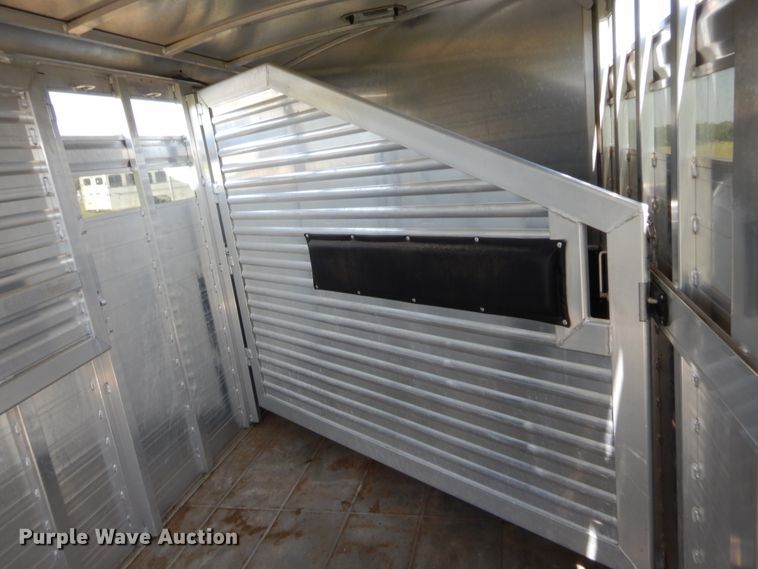 image for item HB9423 2015 Elite horse trailer