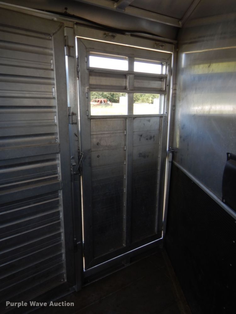 image for item HB9423 2015 Elite horse trailer