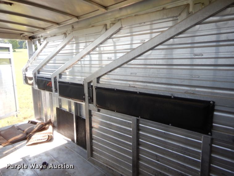 image for item HB9423 2015 Elite horse trailer