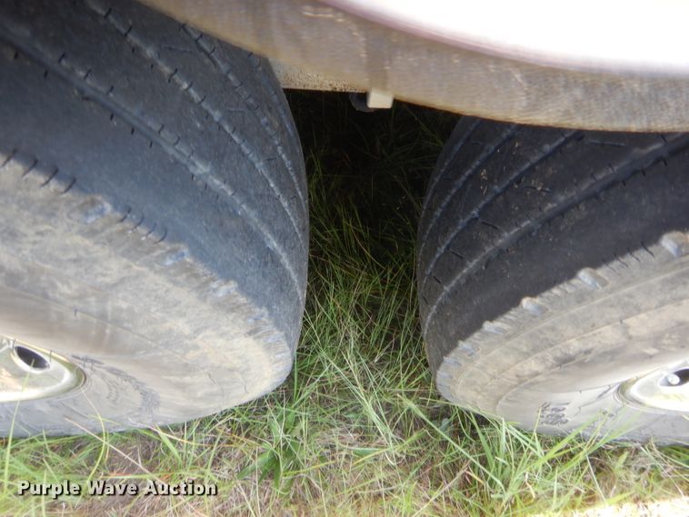 image for item HB9423 2015 Elite horse trailer