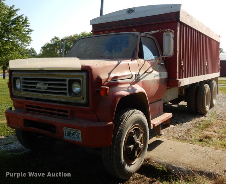 image for item HJ9529 1974 Chevrolet C65  grain truck