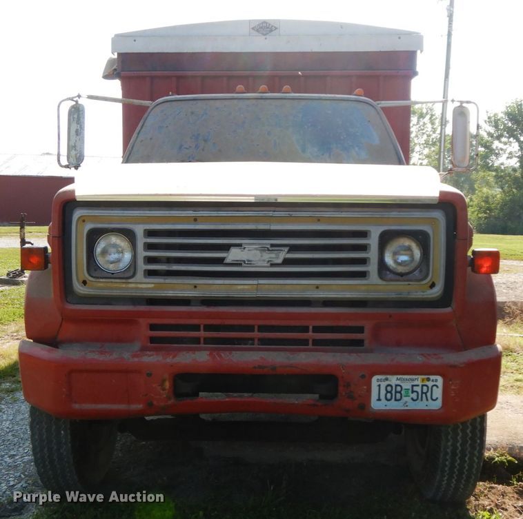 image for item HJ9529 1974 Chevrolet C65  grain truck