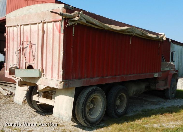 image for item HJ9529 1974 Chevrolet C65  grain truck