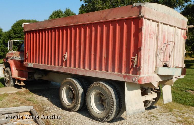 image for item HJ9529 1974 Chevrolet C65  grain truck