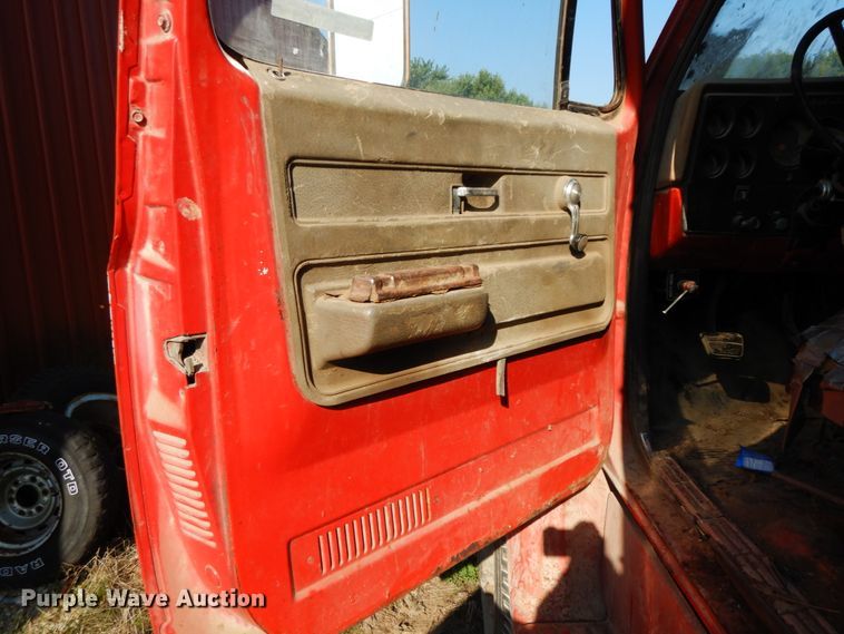 image for item HJ9529 1974 Chevrolet C65  grain truck