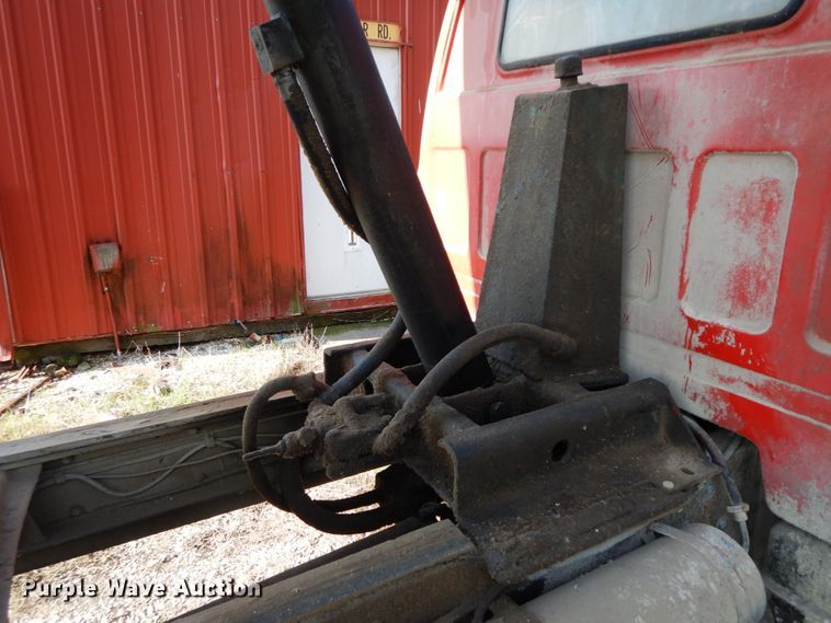 image for item HJ9529 1974 Chevrolet C65  grain truck