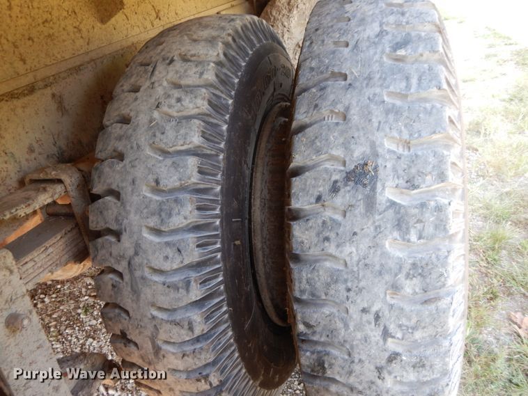 image for item HJ9529 1974 Chevrolet C65  grain truck