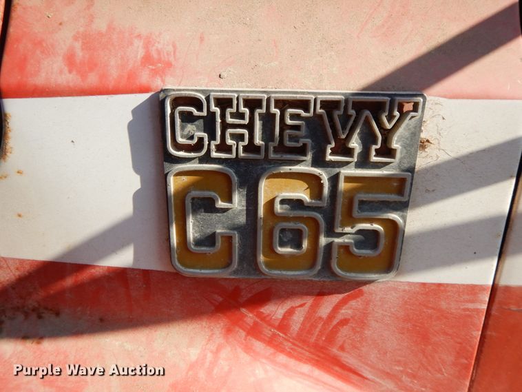 image for item HJ9529 1974 Chevrolet C65  grain truck