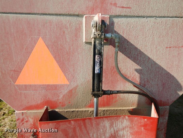 image for item HJ9530 Killbros 1800 grain cart