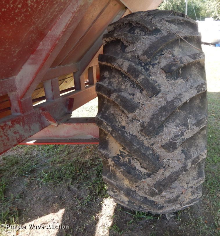 image for item HJ9530 Killbros 1800 grain cart