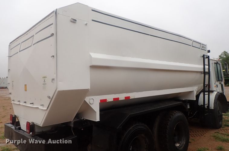 image for item HK9893 1982 Mack MR685S  feed mixer truck