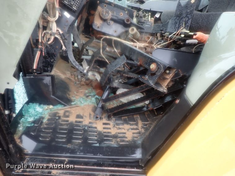 image for item HK9908 Challenger MT465  MFWD tractor