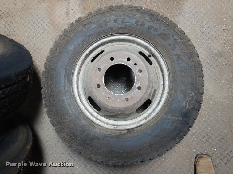 image for item HM9246 (3) tires