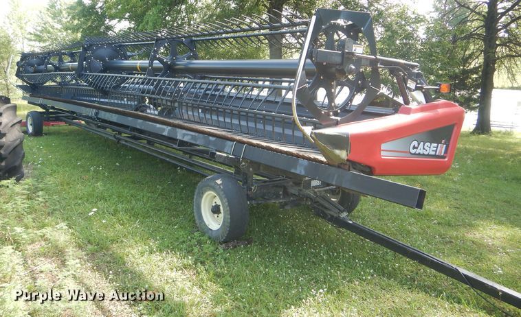 image for item HM9679 2011 Case IH 2162 draper head