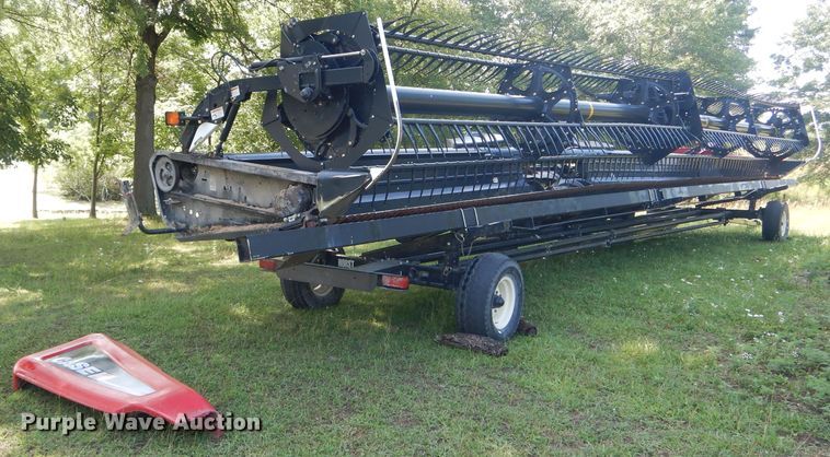 image for item HM9679 2011 Case IH 2162 draper head