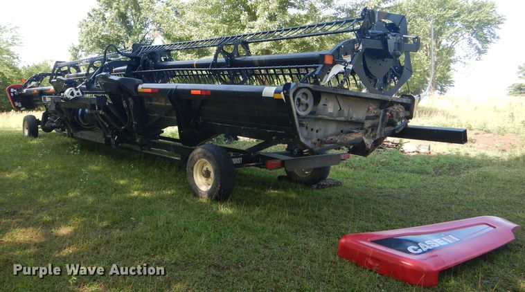 image for item HM9679 2011 Case IH 2162 draper head