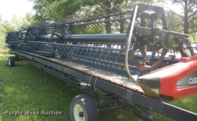 image for item HM9679 2011 Case IH 2162 draper head
