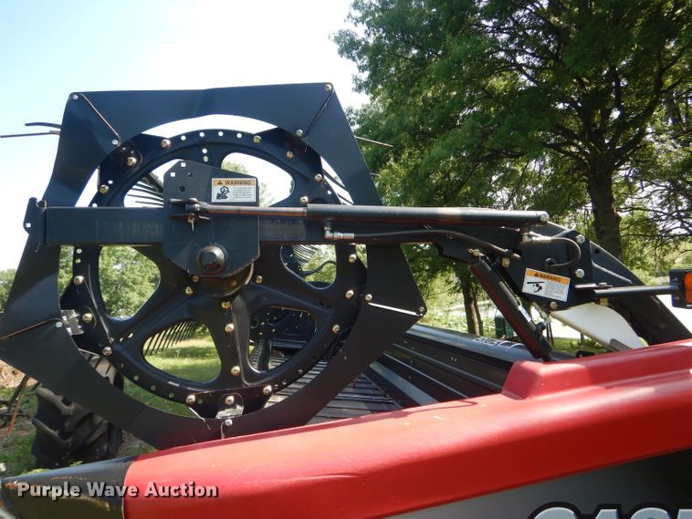 image for item HM9679 2011 Case IH 2162 draper head