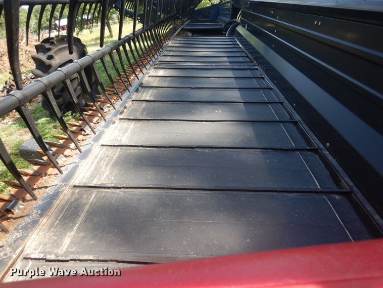 image for item HM9679 2011 Case IH 2162 draper head