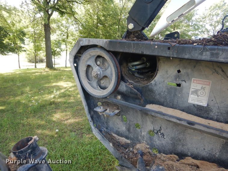 image for item HM9679 2011 Case IH 2162 draper head