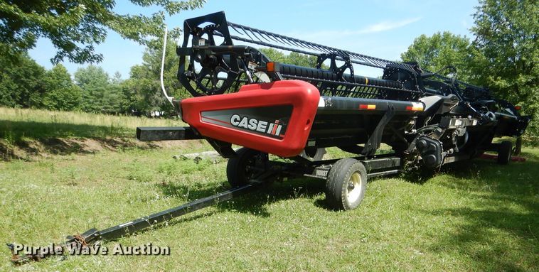 image for item HM9679 2011 Case IH 2162 draper head