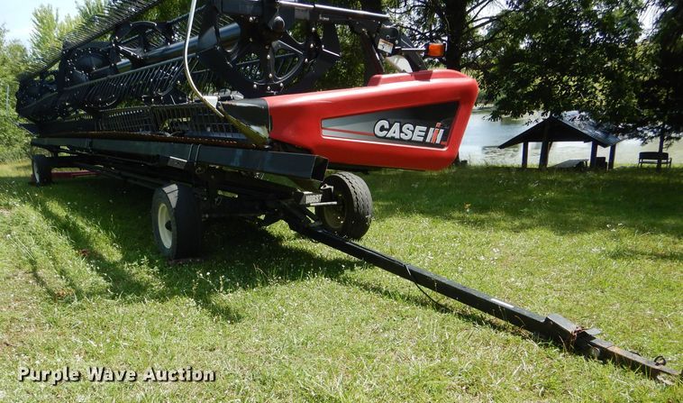 image for item HM9679 2011 Case IH 2162 draper head