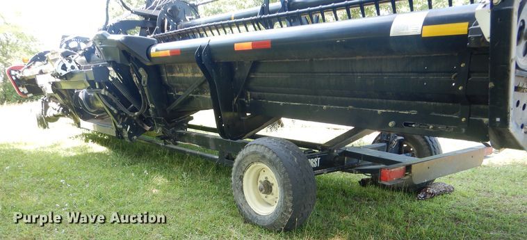 image for item HM9679 2011 Case IH 2162 draper head