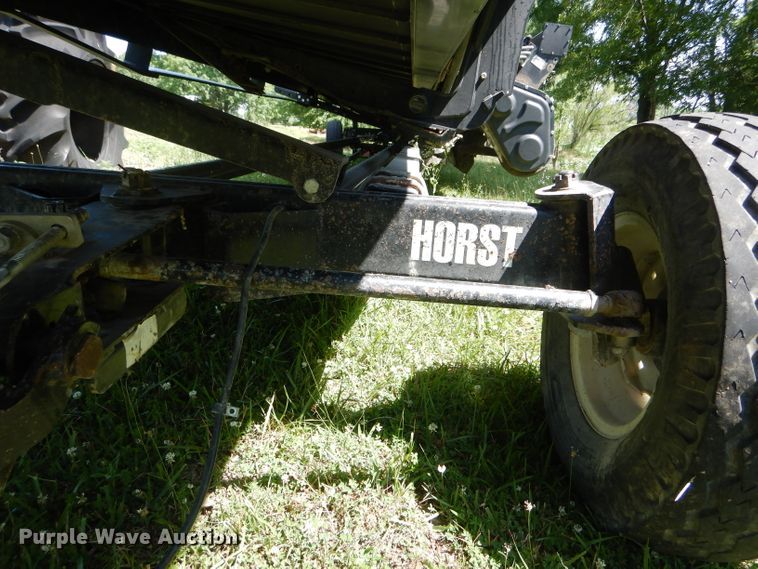 image for item HM9679 2011 Case IH 2162 draper head