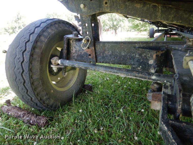 image for item HM9679 2011 Case IH 2162 draper head