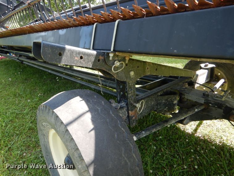 image for item HM9679 2011 Case IH 2162 draper head