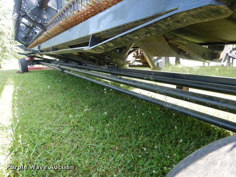 image for item HM9679 2011 Case IH 2162 draper head