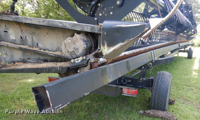 image for item HM9679 2011 Case IH 2162 draper head