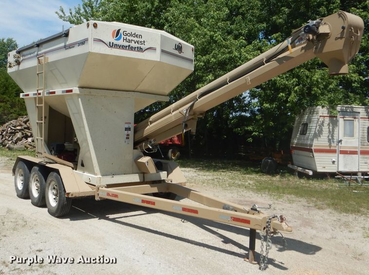 image for item HM9682 Unverferth Seed Runner 3750 seed tender