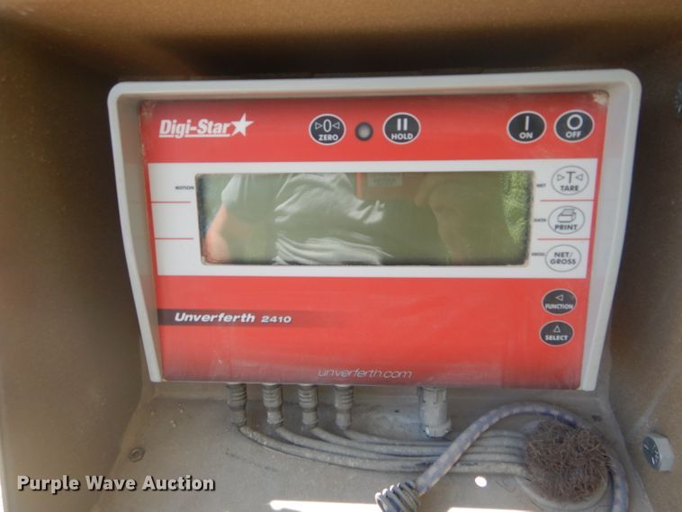 image for item HM9682 Unverferth Seed Runner 3750 seed tender