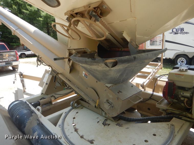 image for item HM9682 Unverferth Seed Runner 3750 seed tender