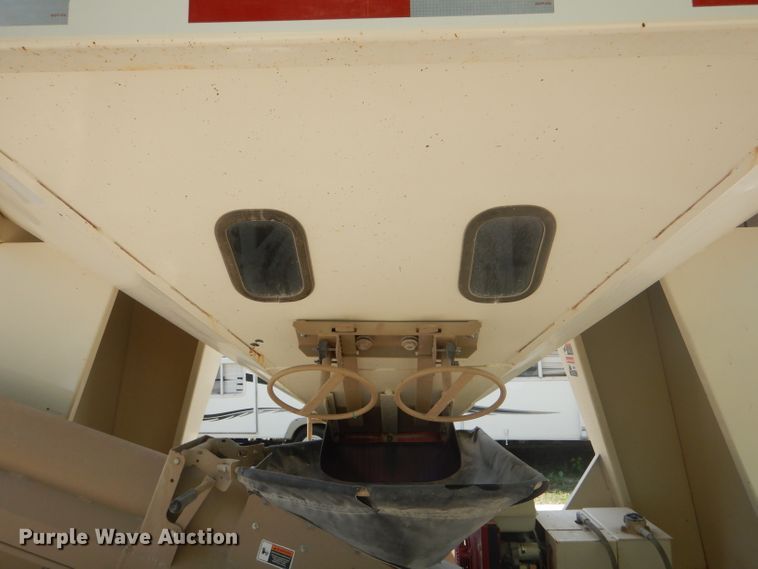 image for item HM9682 Unverferth Seed Runner 3750 seed tender