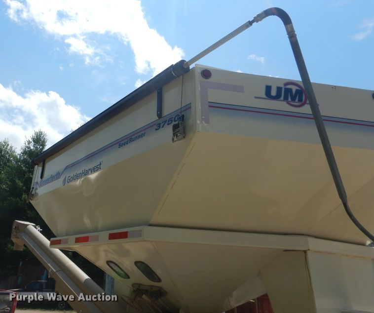 image for item HM9682 Unverferth Seed Runner 3750 seed tender