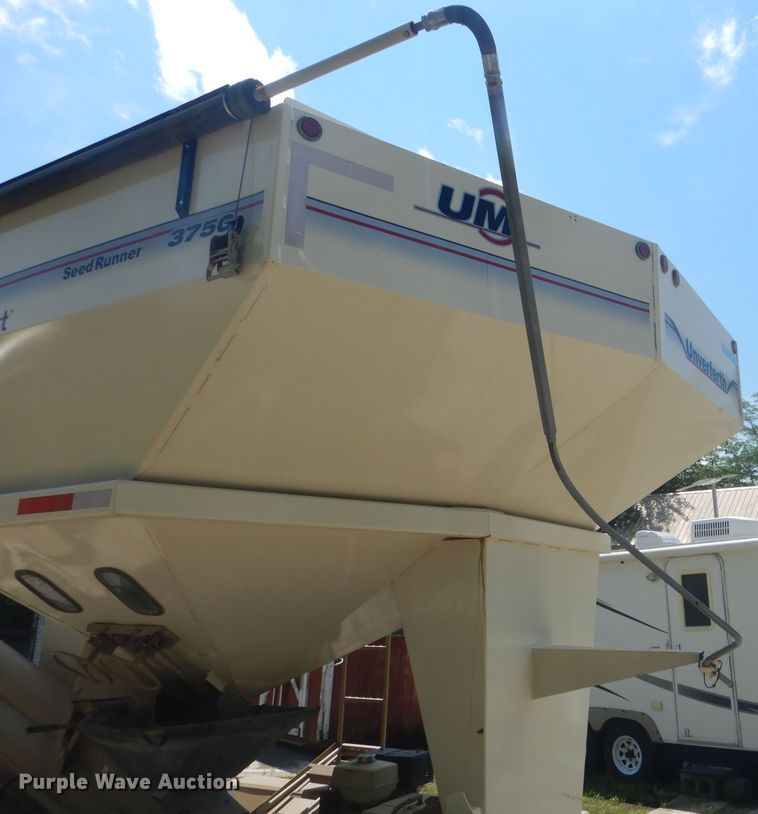 image for item HM9682 Unverferth Seed Runner 3750 seed tender