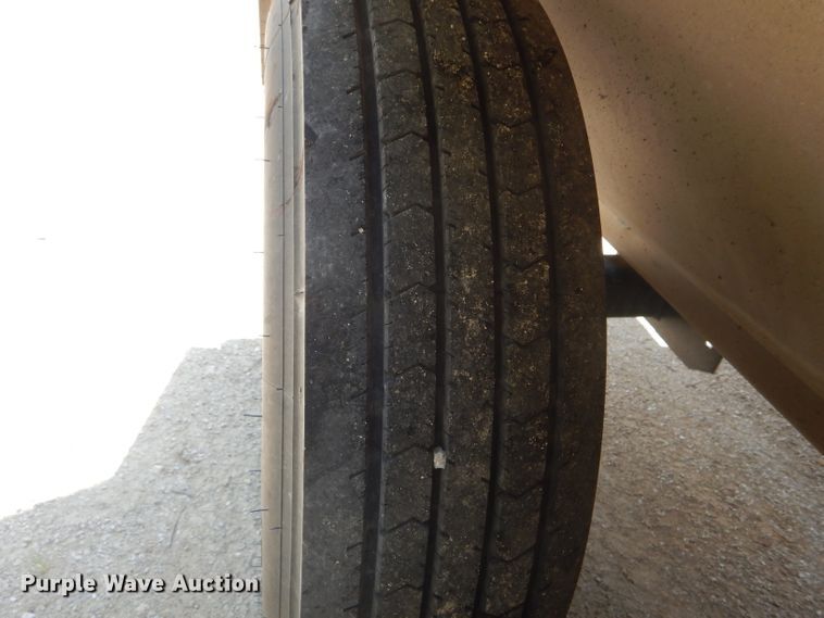 image for item HM9682 Unverferth Seed Runner 3750 seed tender