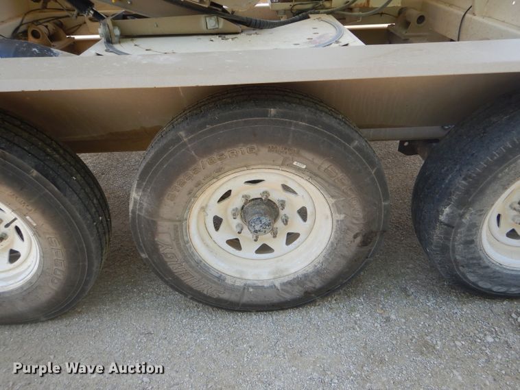 image for item HM9682 Unverferth Seed Runner 3750 seed tender