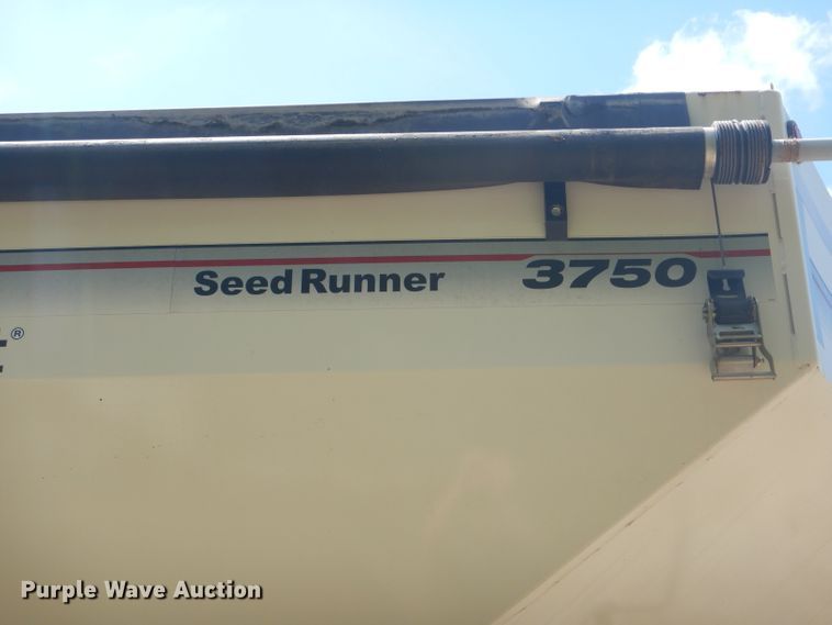 image for item HM9682 Unverferth Seed Runner 3750 seed tender